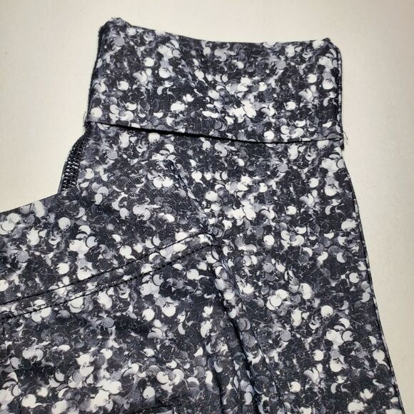 Lululemon Jet Crop Size 4 - Picture 7 of 12